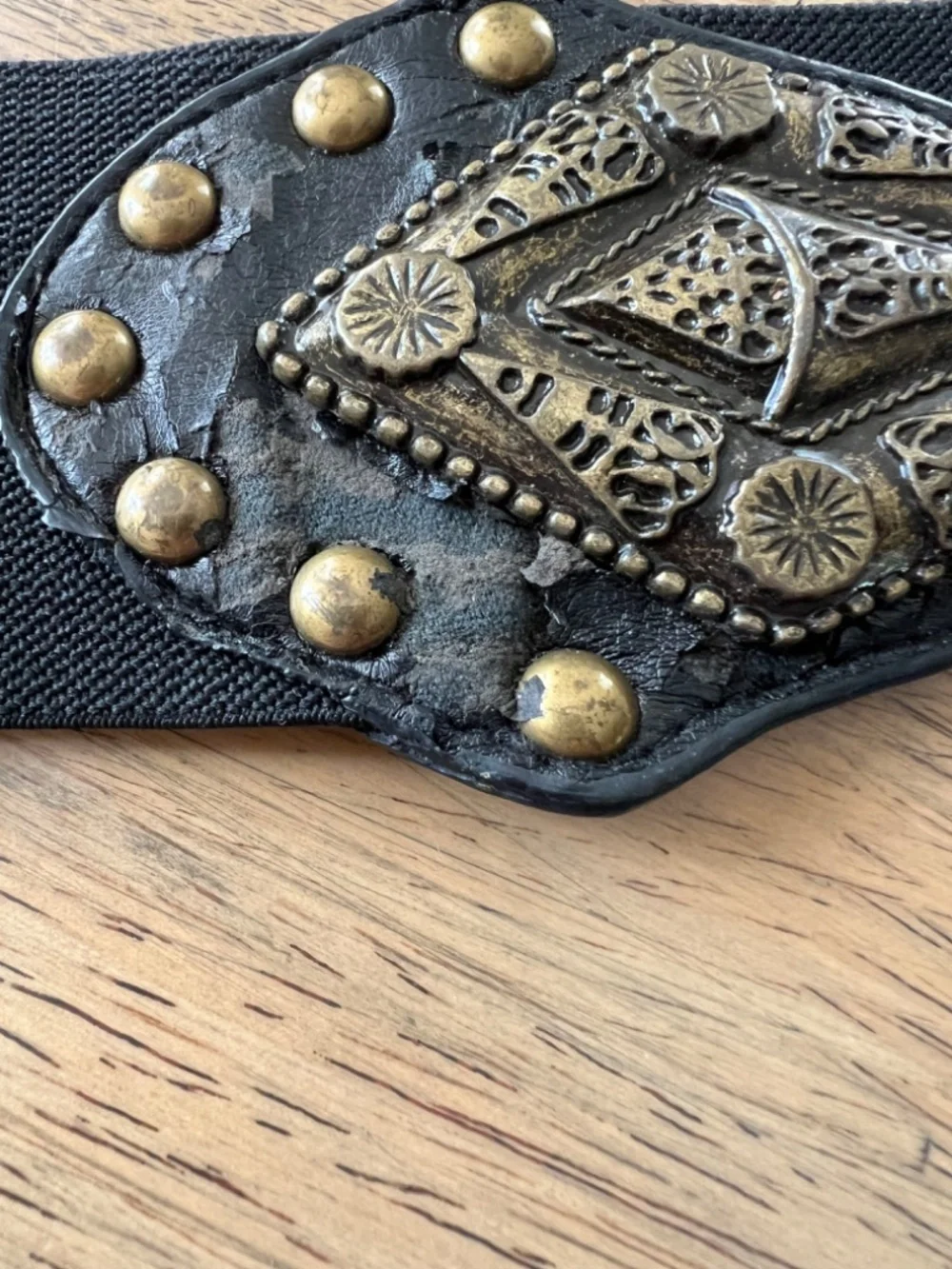 Vintage 80's Women's Stretch Belt Black and Gold